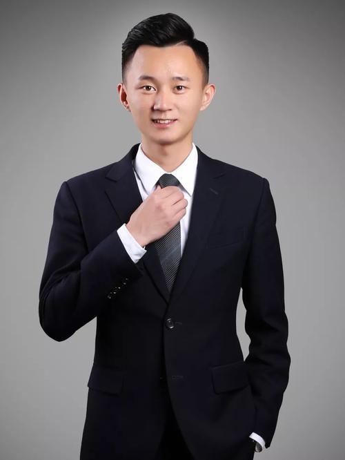 以干净整洁的职业形象，铸就职业中介活动的信任基石